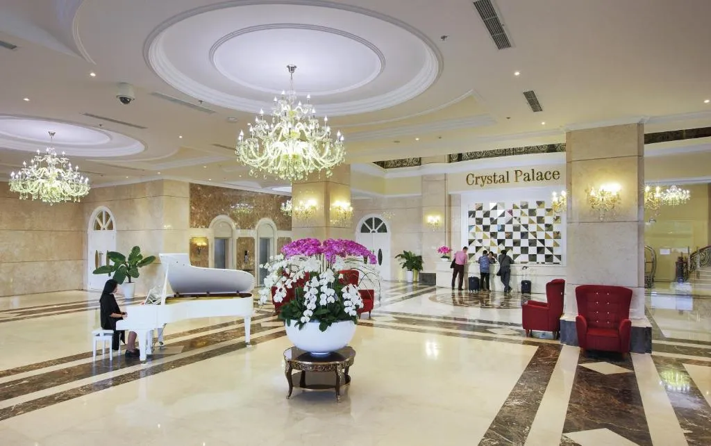 Crystal Palace | XÂY DỰNG GIA NGUYỄN BROTHERS