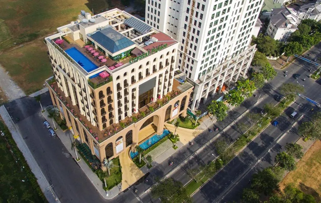 Crystal Palace | XÂY DỰNG GIA NGUYỄN BROTHERS